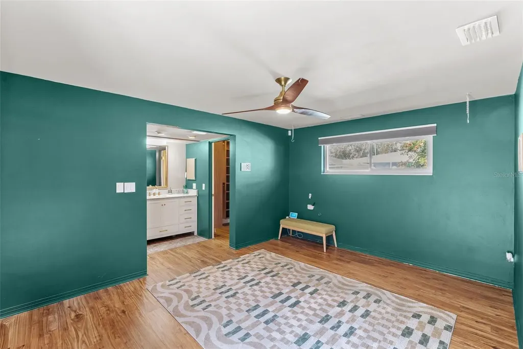 1191 87th Avenue N St Petersburg FL 33702