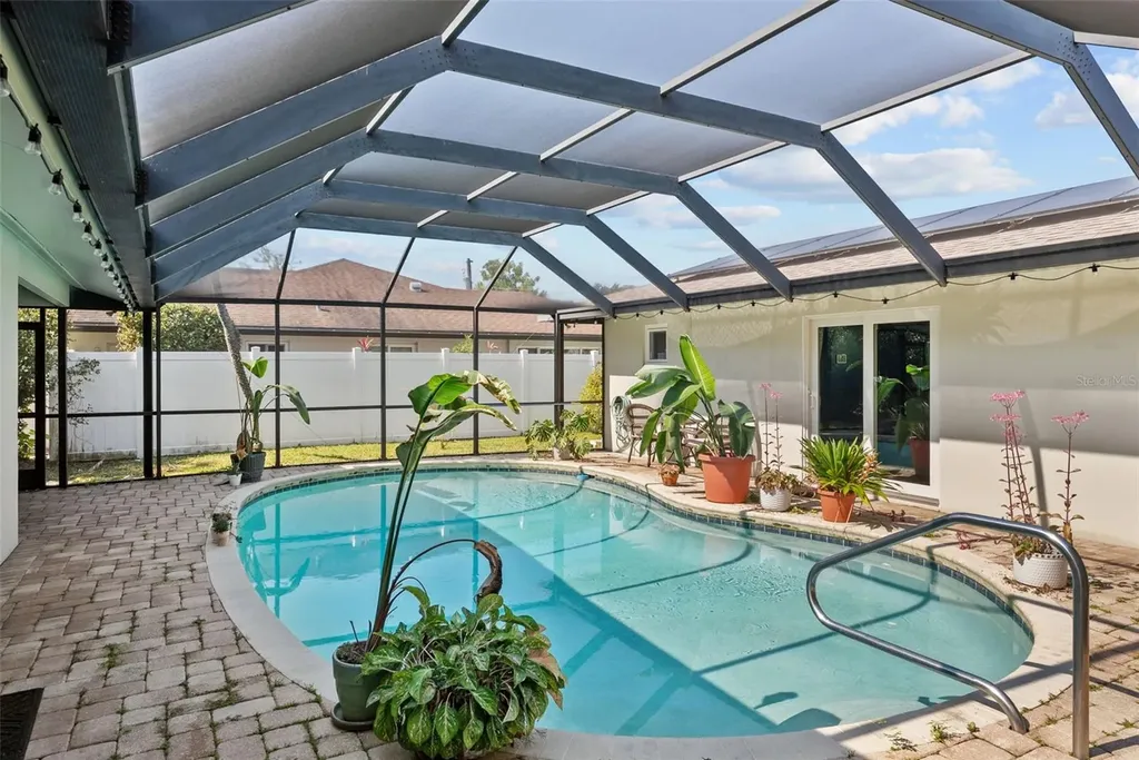 1191 87th Avenue N St Petersburg FL 33702