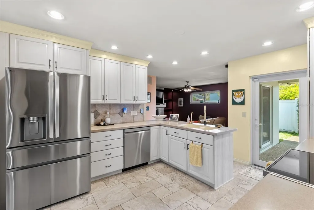 1191 87th Avenue N St Petersburg FL 33702