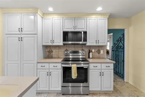 1191 87th Avenue N St Petersburg FL 33702