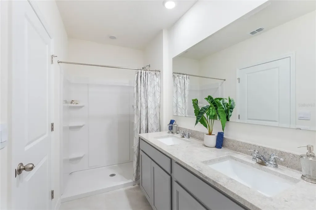 4585 Barberry Avenue Lakeland FL 33811