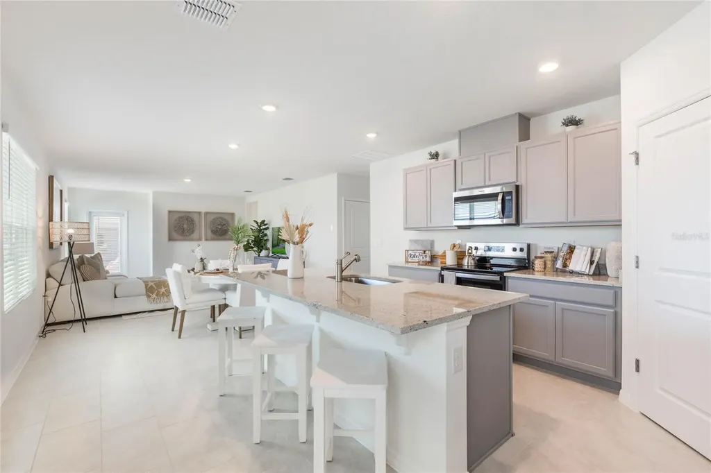 4585 Barberry Avenue Lakeland FL 33811