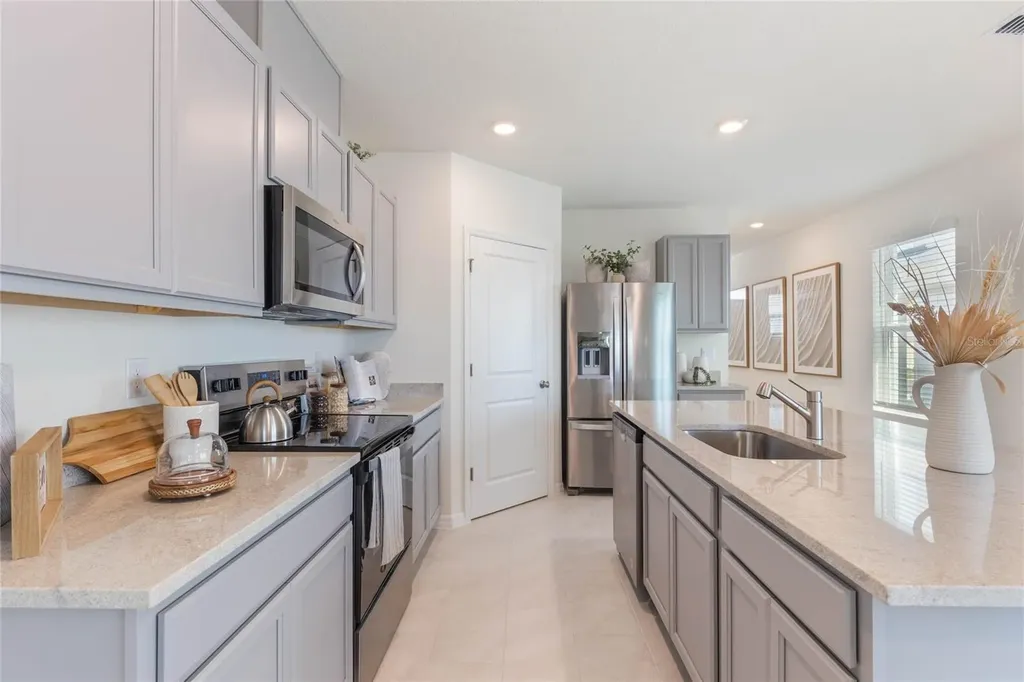 4585 Barberry Avenue Lakeland FL 33811