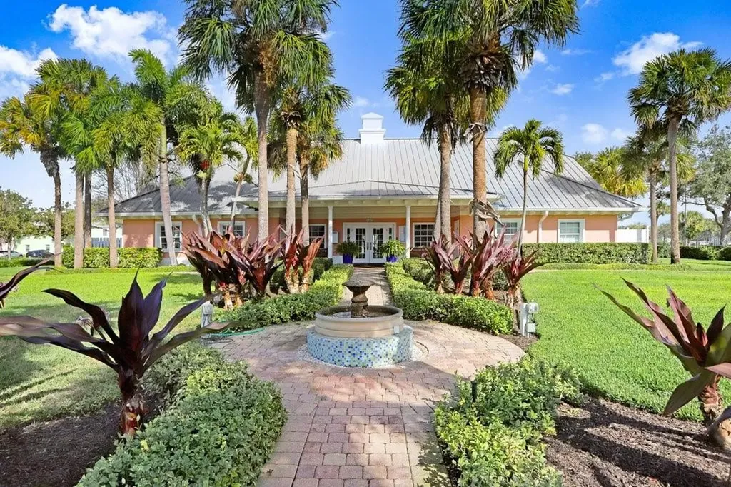 4714 Cobia Drive SE St Petersburg FL 33705