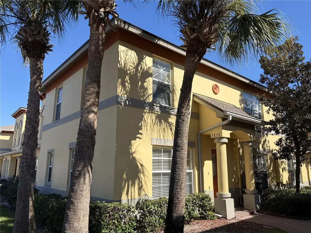 3858 Island Way St Petersburg FL 33705