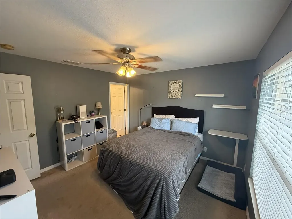 3858 Island Way St Petersburg FL 33705