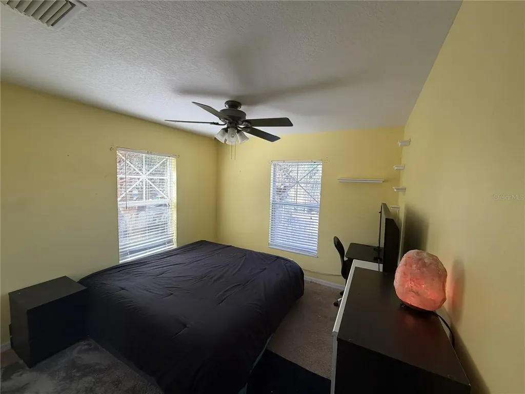 3858 Island Way St Petersburg FL 33705