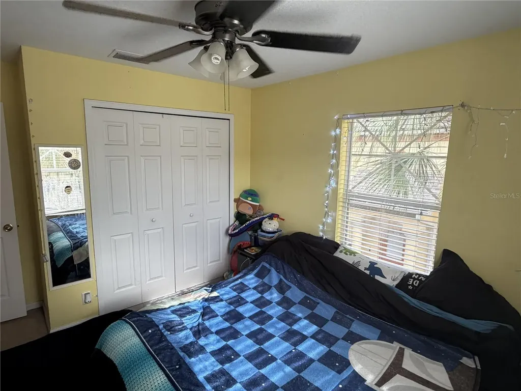 3858 Island Way St Petersburg FL 33705