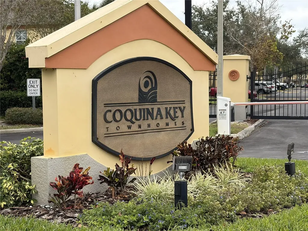 3858 Island Way St Petersburg FL 33705
