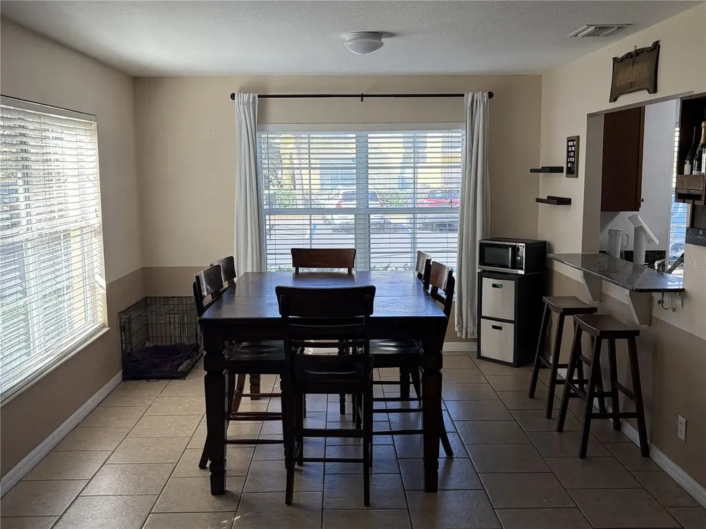 3858 Island Way St Petersburg FL 33705