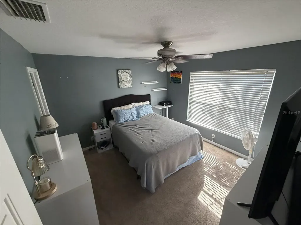 3858 Island Way St Petersburg FL 33705