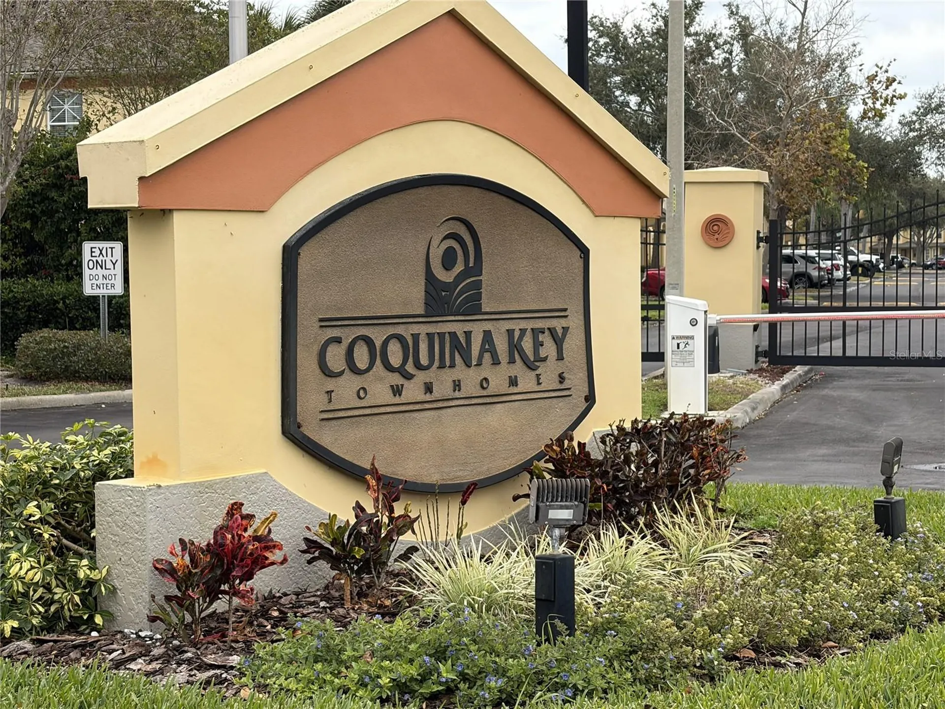 3858 Island Way St Petersburg FL 33705