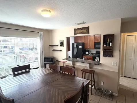 3858 Island Way St Petersburg FL 33705