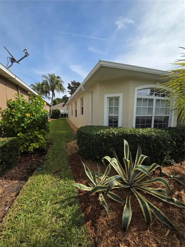 527 Safe Harbor Drive Edgewater FL 32141