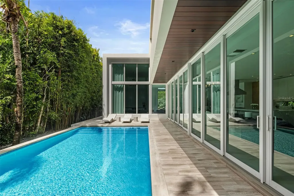 4433 N Bay Road Miami Beach FL 33140