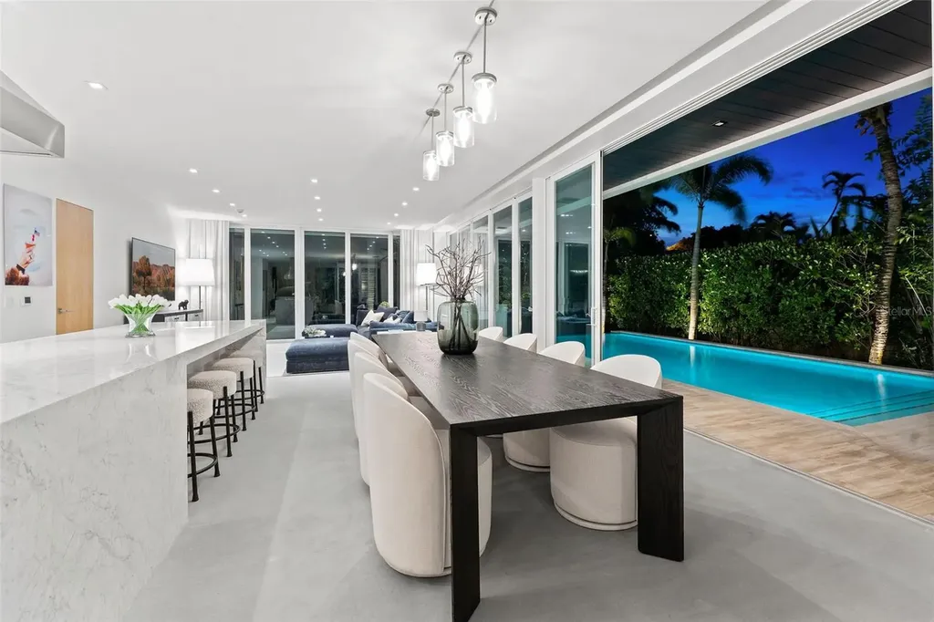 4433 N Bay Road Miami Beach FL 33140