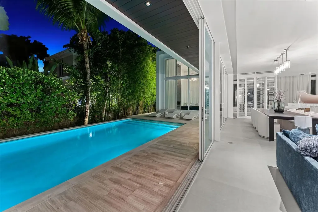4433 N Bay Road Miami Beach FL 33140