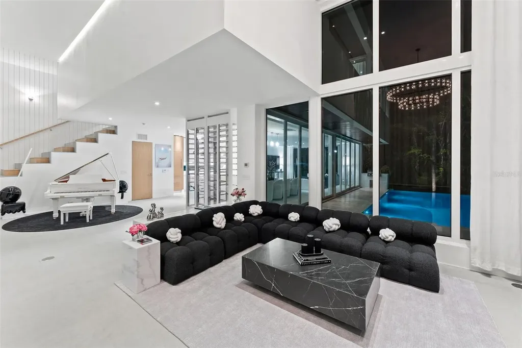 4433 N Bay Road Miami Beach FL 33140