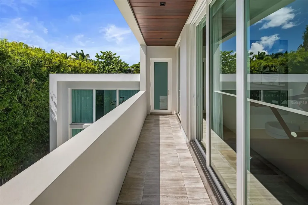 4433 N Bay Road Miami Beach FL 33140