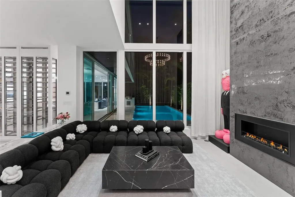 4433 N Bay Road Miami Beach FL 33140