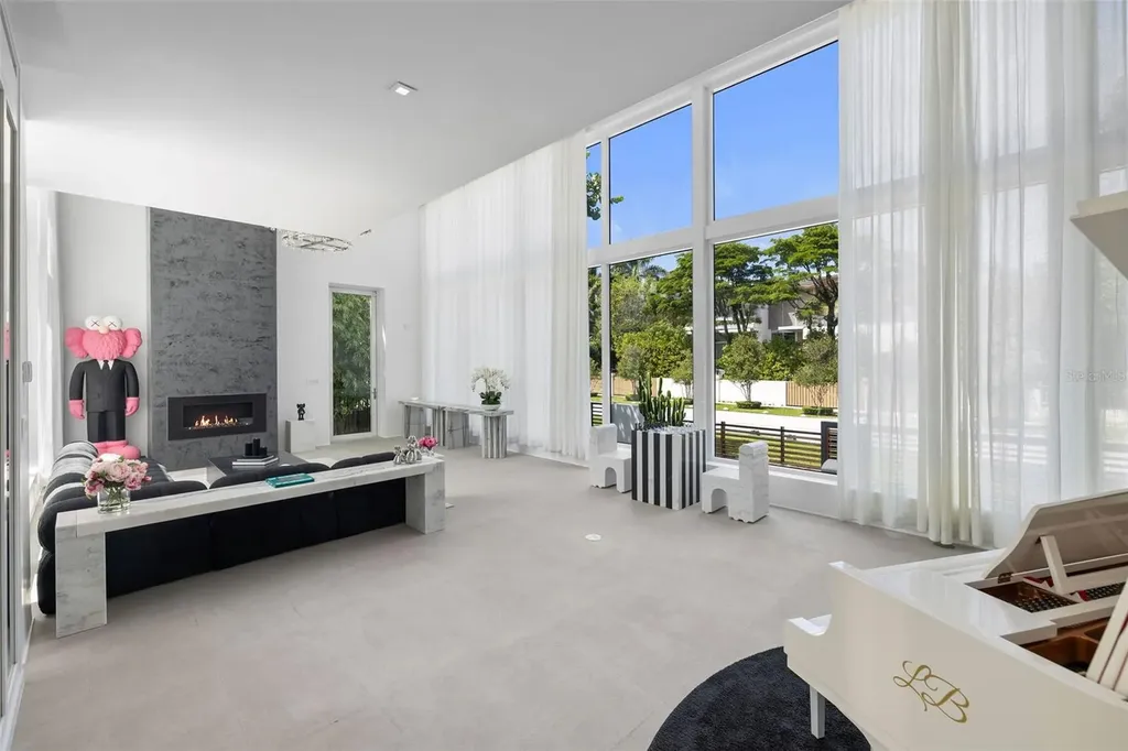 4433 N Bay Road Miami Beach FL 33140