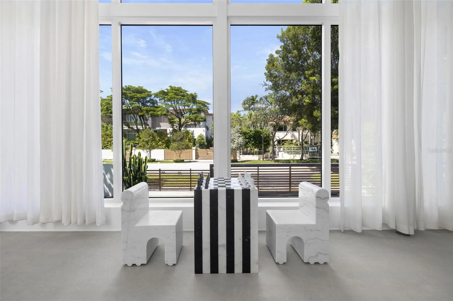 4433 N Bay Road Miami Beach FL 33140