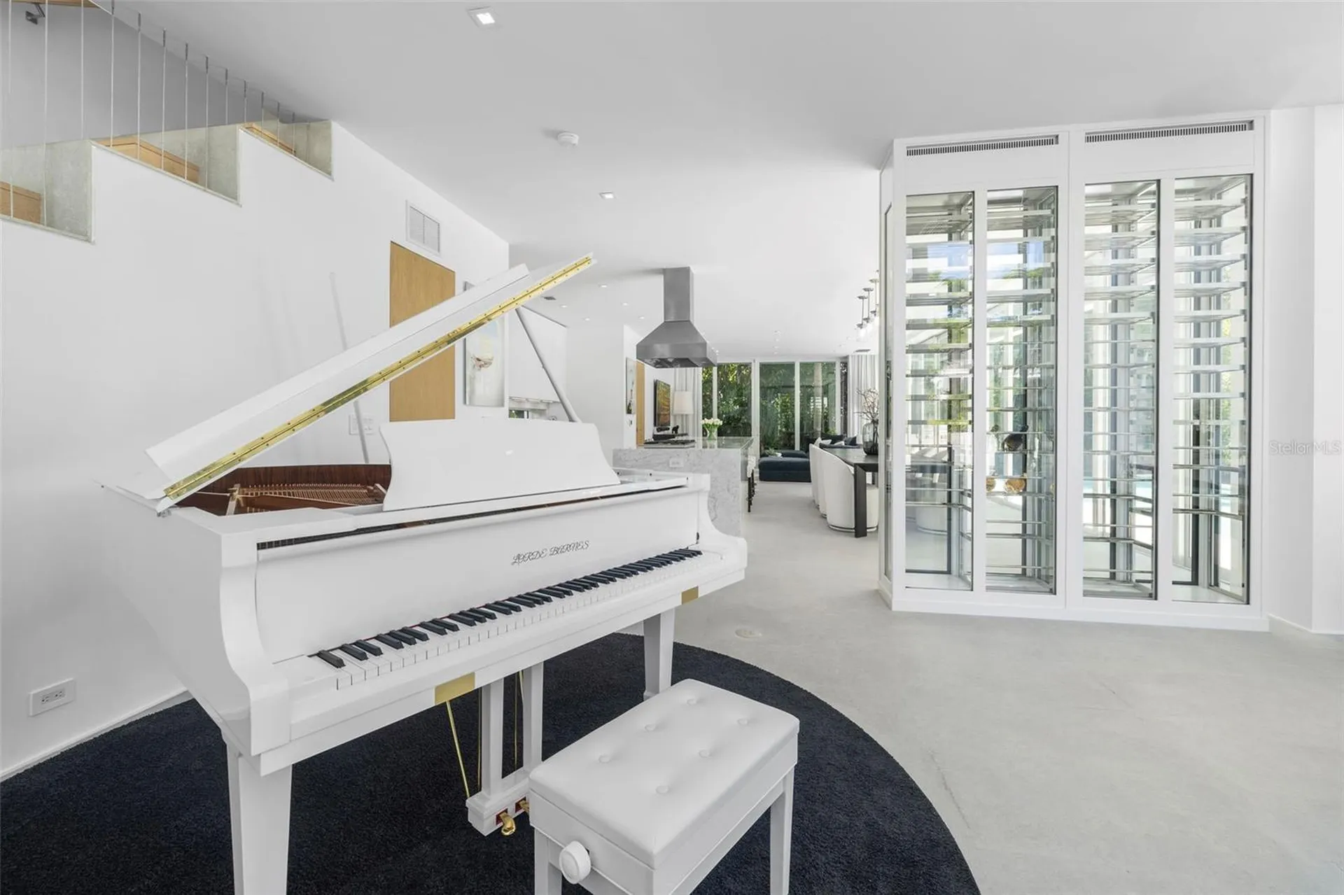 4433 N Bay Road Miami Beach FL 33140