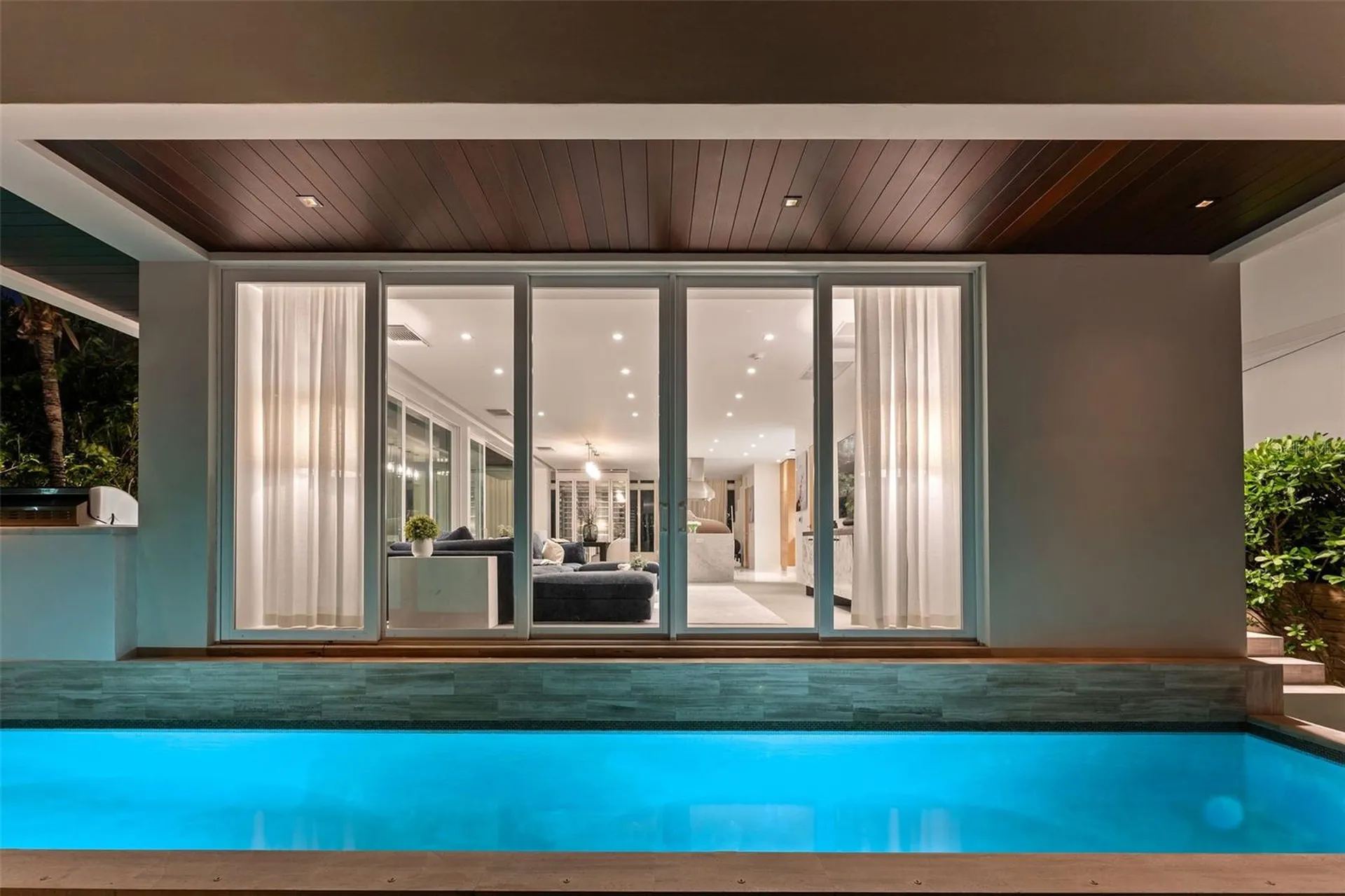 4433 N Bay Road Miami Beach FL 33140