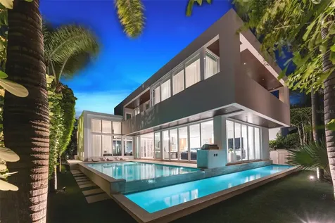 4433 N Bay Road Miami Beach FL 33140