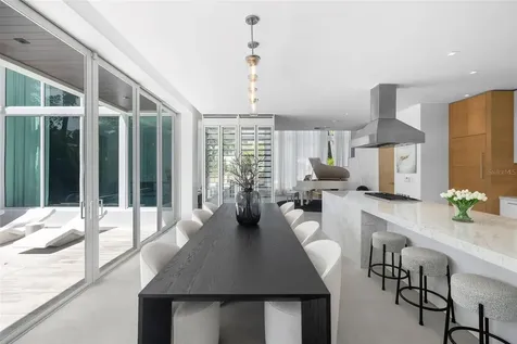 4433 N Bay Road Miami Beach FL 33140