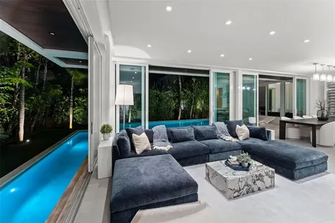 4433 N Bay Road Miami Beach FL 33140