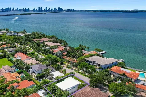 4433 N Bay Road Miami Beach FL 33140