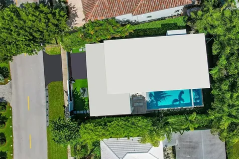 4433 N Bay Road Miami Beach FL 33140