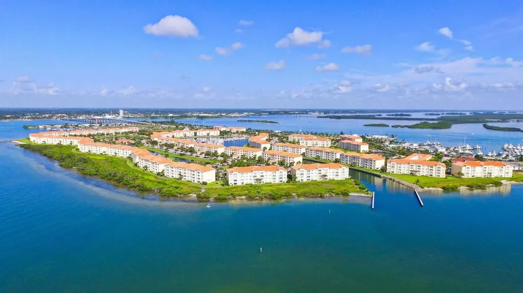 29 Harbour Isle Hutchinson Island FL 34949
