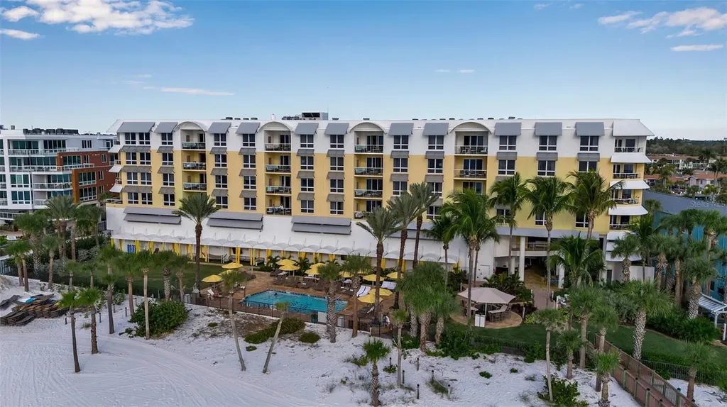 915 Seaside Drive Sarasota FL 34242