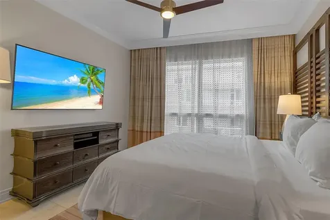 915 Seaside Drive Sarasota FL 34242
