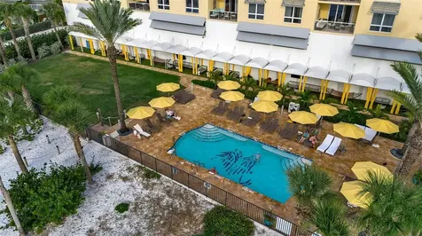 915 Seaside Drive Sarasota FL 34242