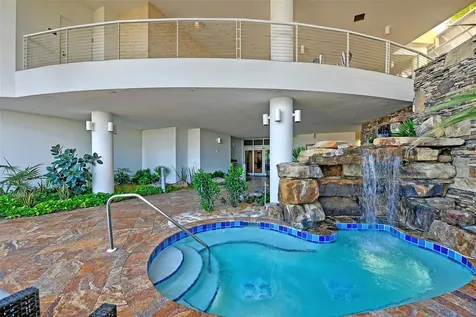 915 Seaside Drive Sarasota FL 34242