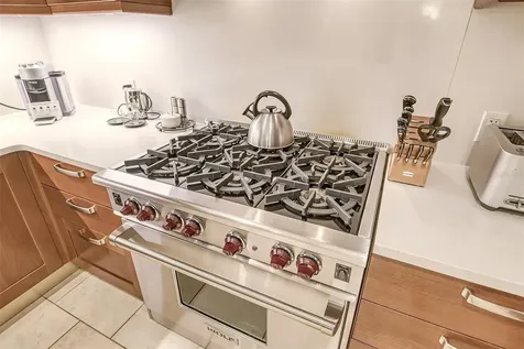 915 Seaside Drive Sarasota FL 34242