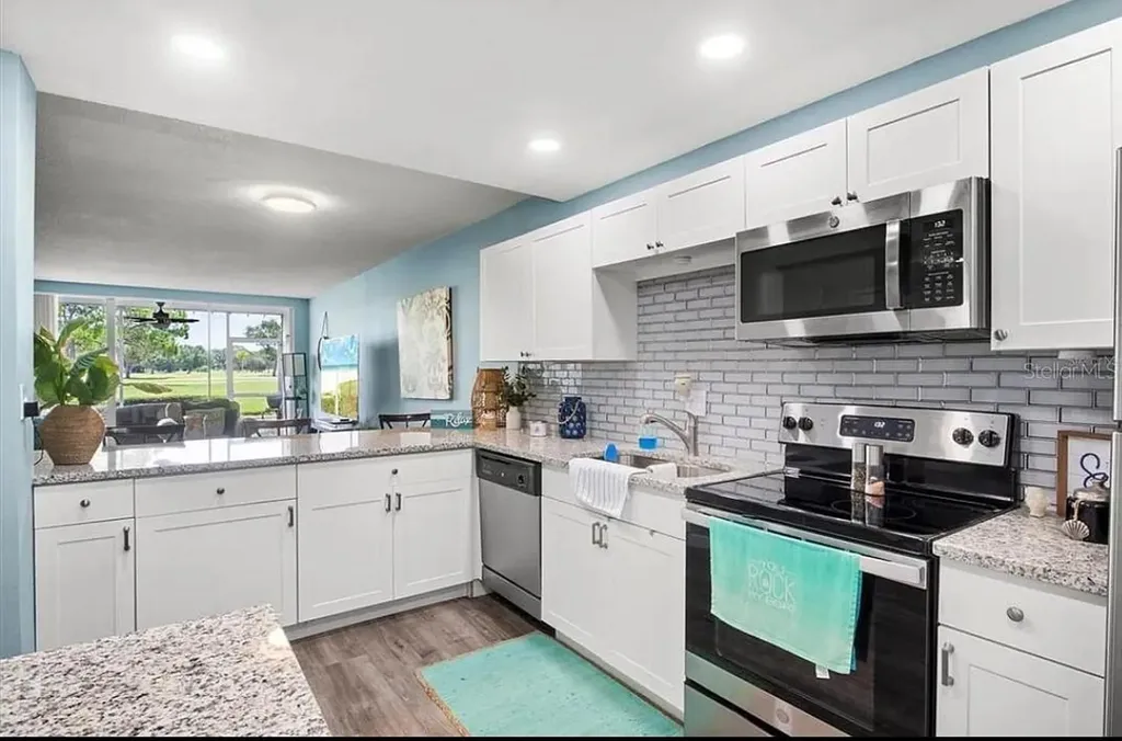 7461 W Country Club Drive N Sarasota FL 34243