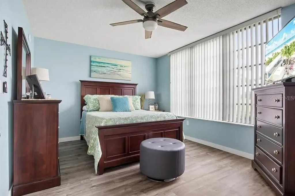 7461 W Country Club Drive N Sarasota FL 34243