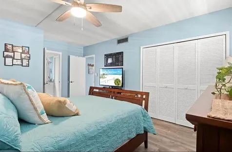 7461 W Country Club Drive N Sarasota FL 34243