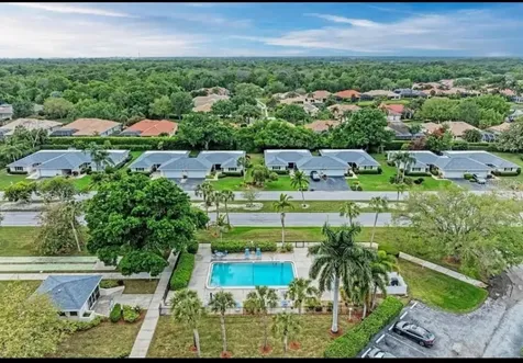 7461 W Country Club Drive N Sarasota FL 34243
