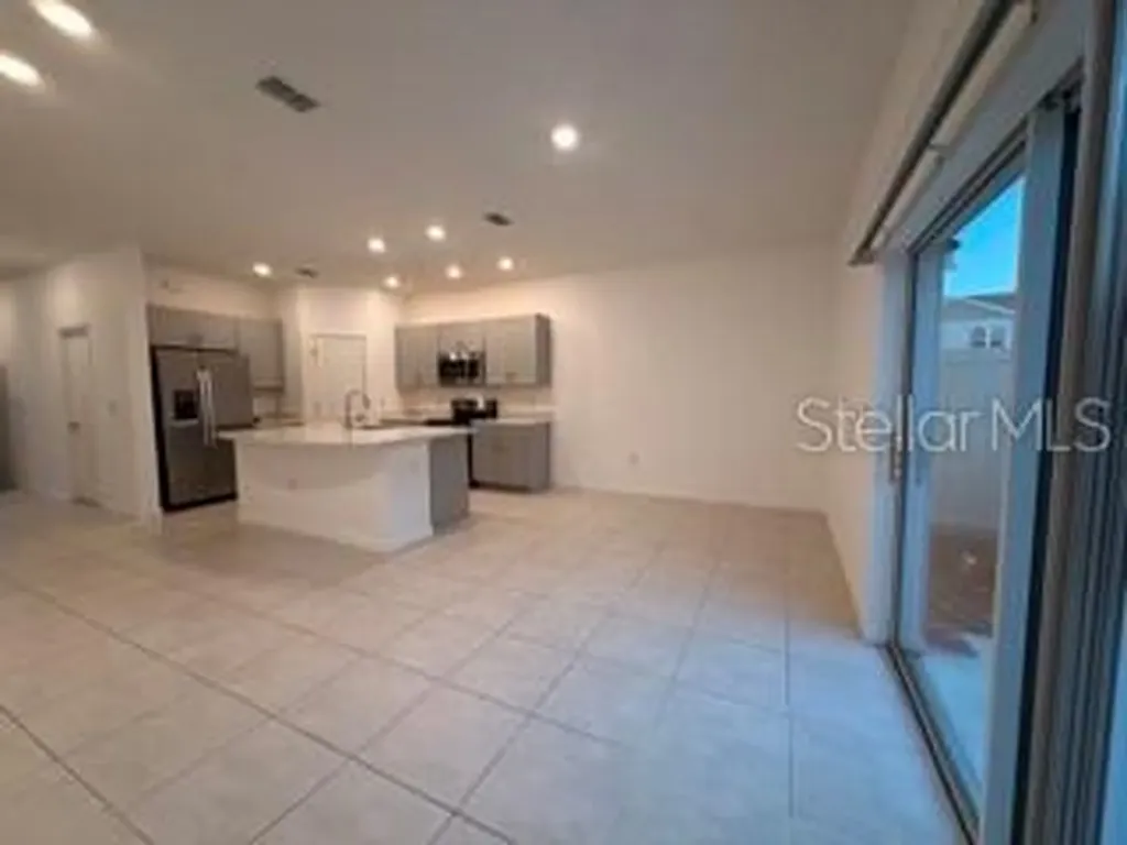 2906 Canary Avenue Davenport FL 33837
