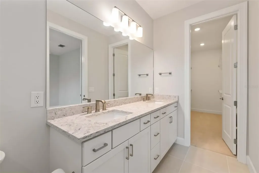 5811 Silverside Pine Court Lakewood Ranch FL 34211