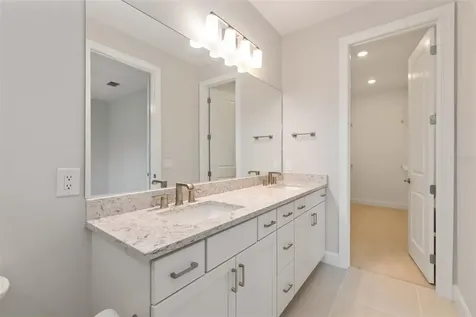5811 Silverside Pine Court Lakewood Ranch FL 34211