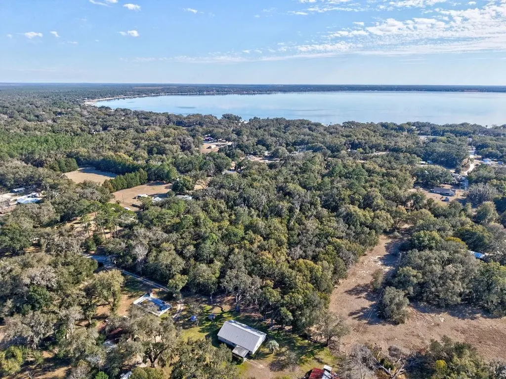 SE 129 Court Ocklawaha FL 32179