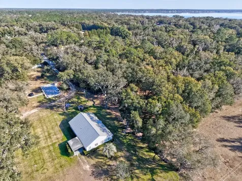 SE 129 Court Ocklawaha FL 32179