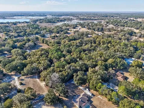 SE 129 Court Ocklawaha FL 32179