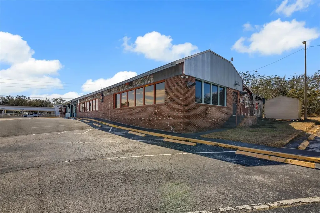 210 State Road 60 W Lake Wales FL 33853